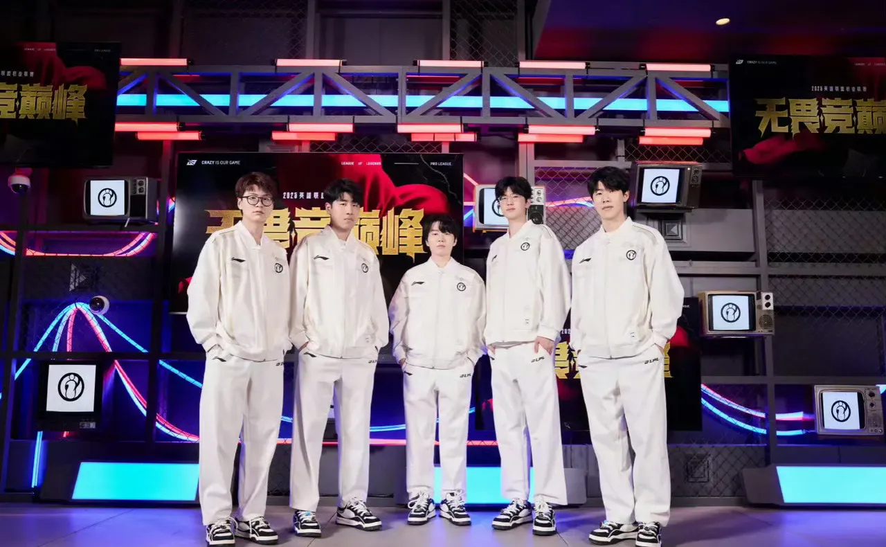 Kaiyun-Rookie重返赛场，重返赛场首场状态出色，TES观众沸腾！