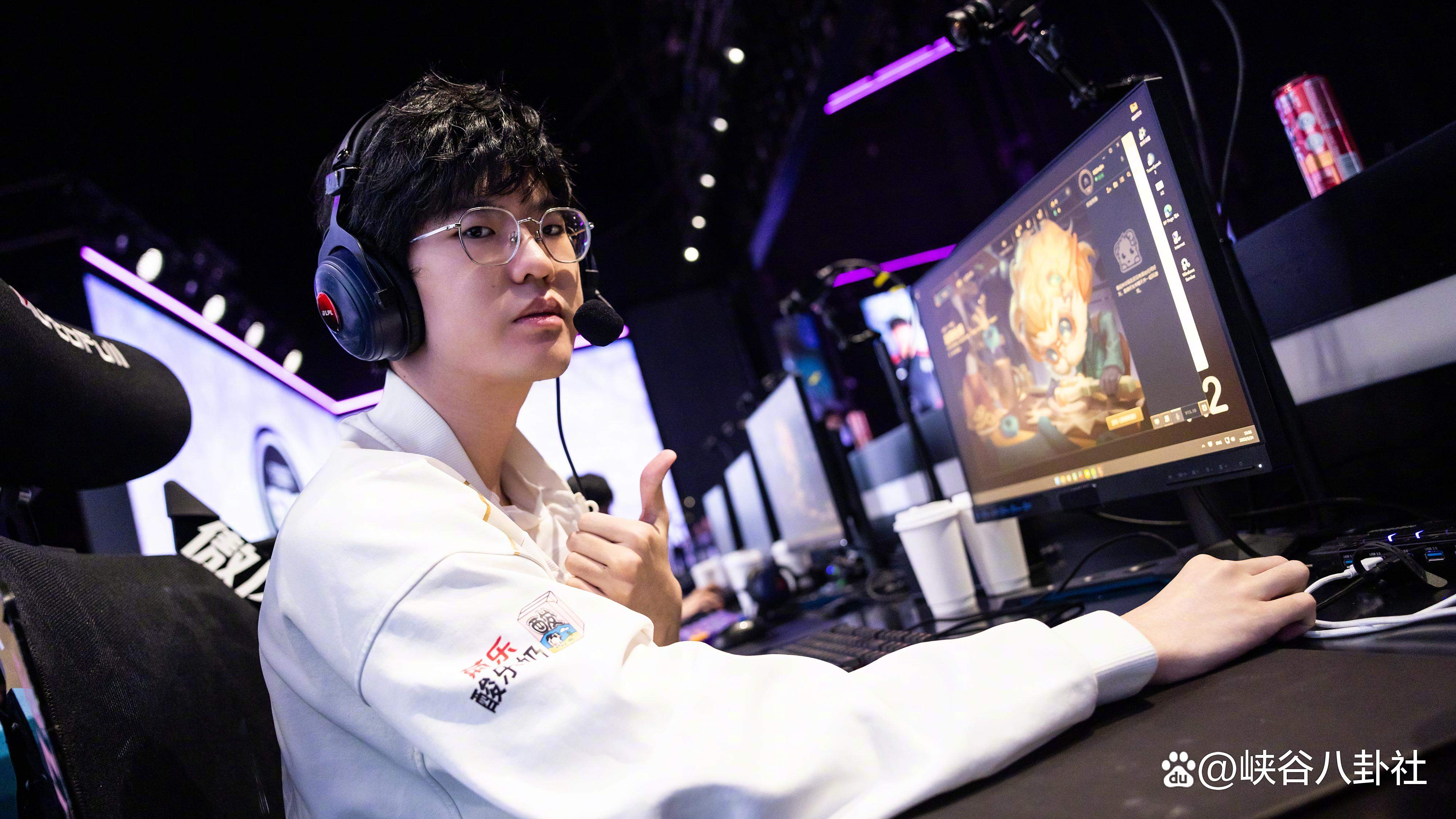 Kaiyun-包含大比分获胜首场状态出色，湖人观众沸腾！，Rookie重返赛场观众掌声雷动的词条